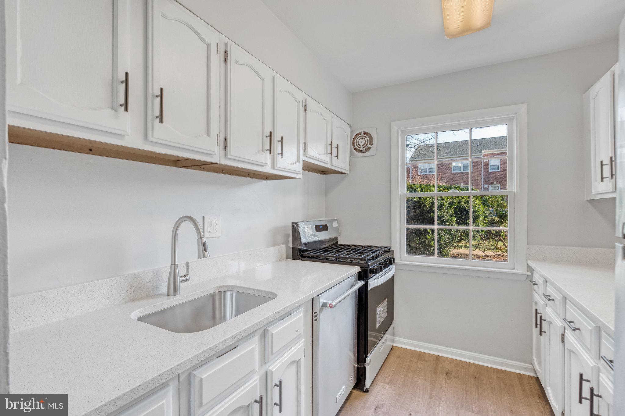 FOXCROFT COLONY CONDOS - Residential