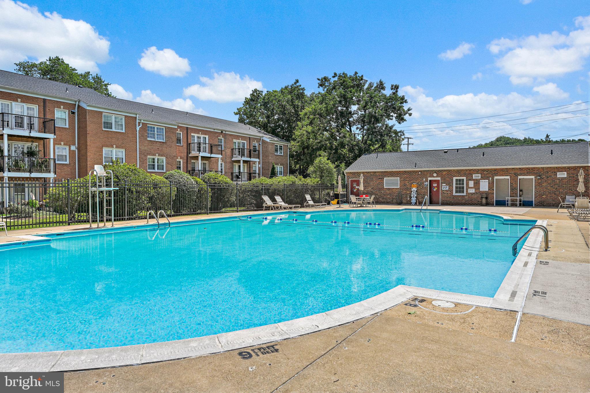 FOXCROFT COLONY CONDOS - Residential