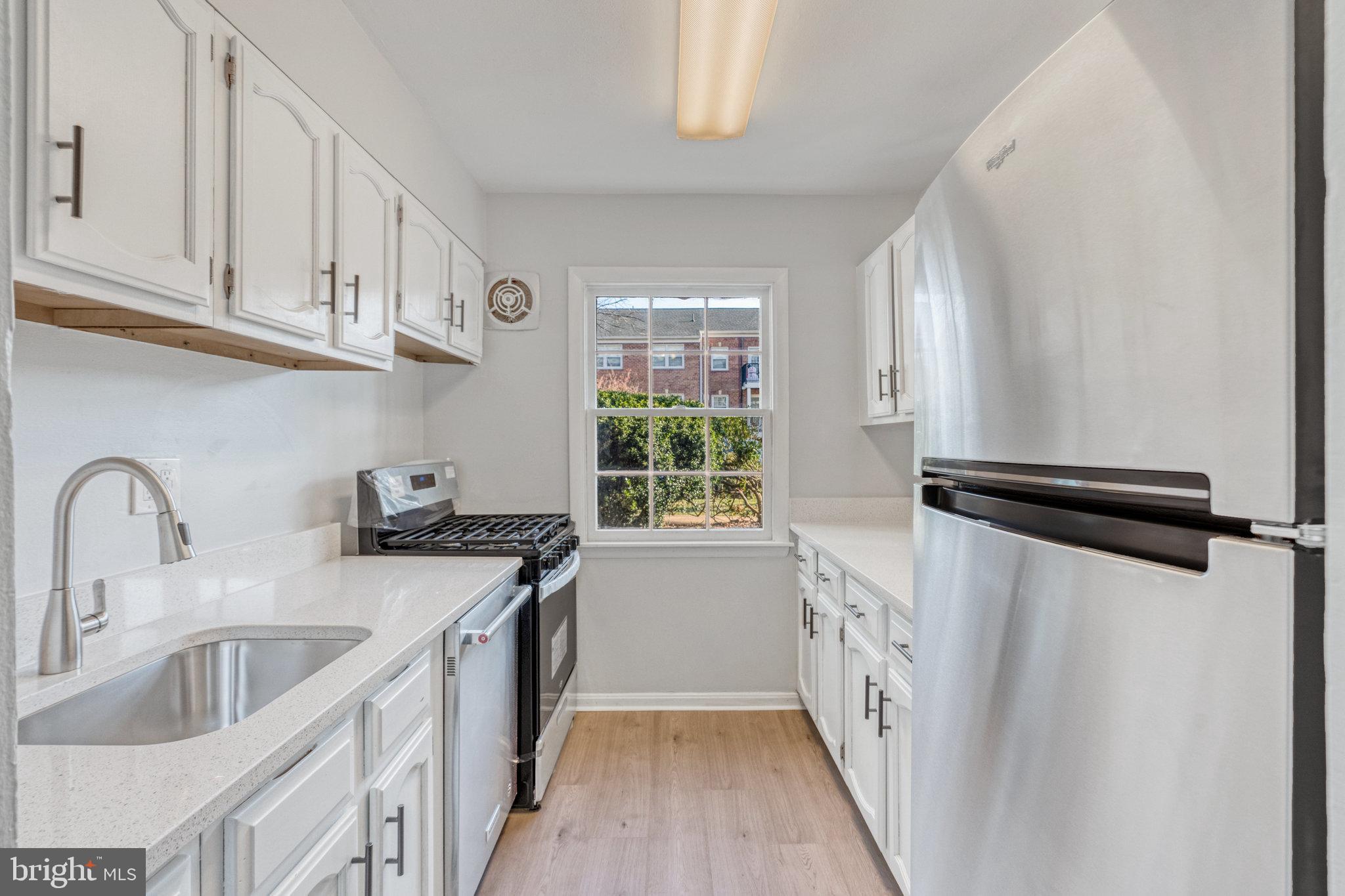 FOXCROFT COLONY CONDOS - Residential