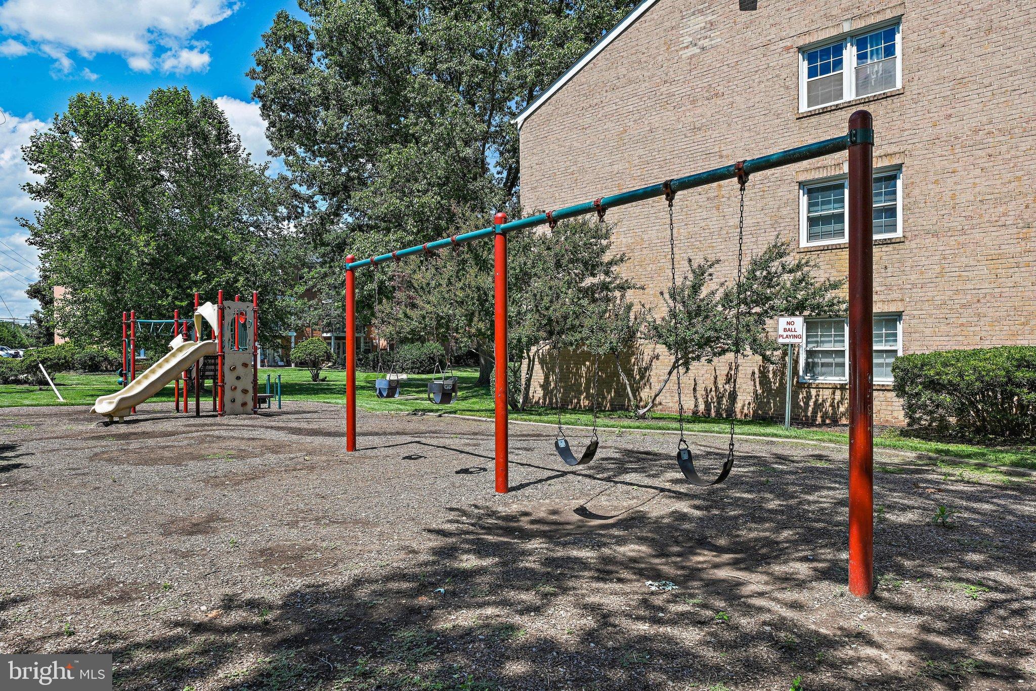 FOXCROFT COLONY CONDOS - Residential