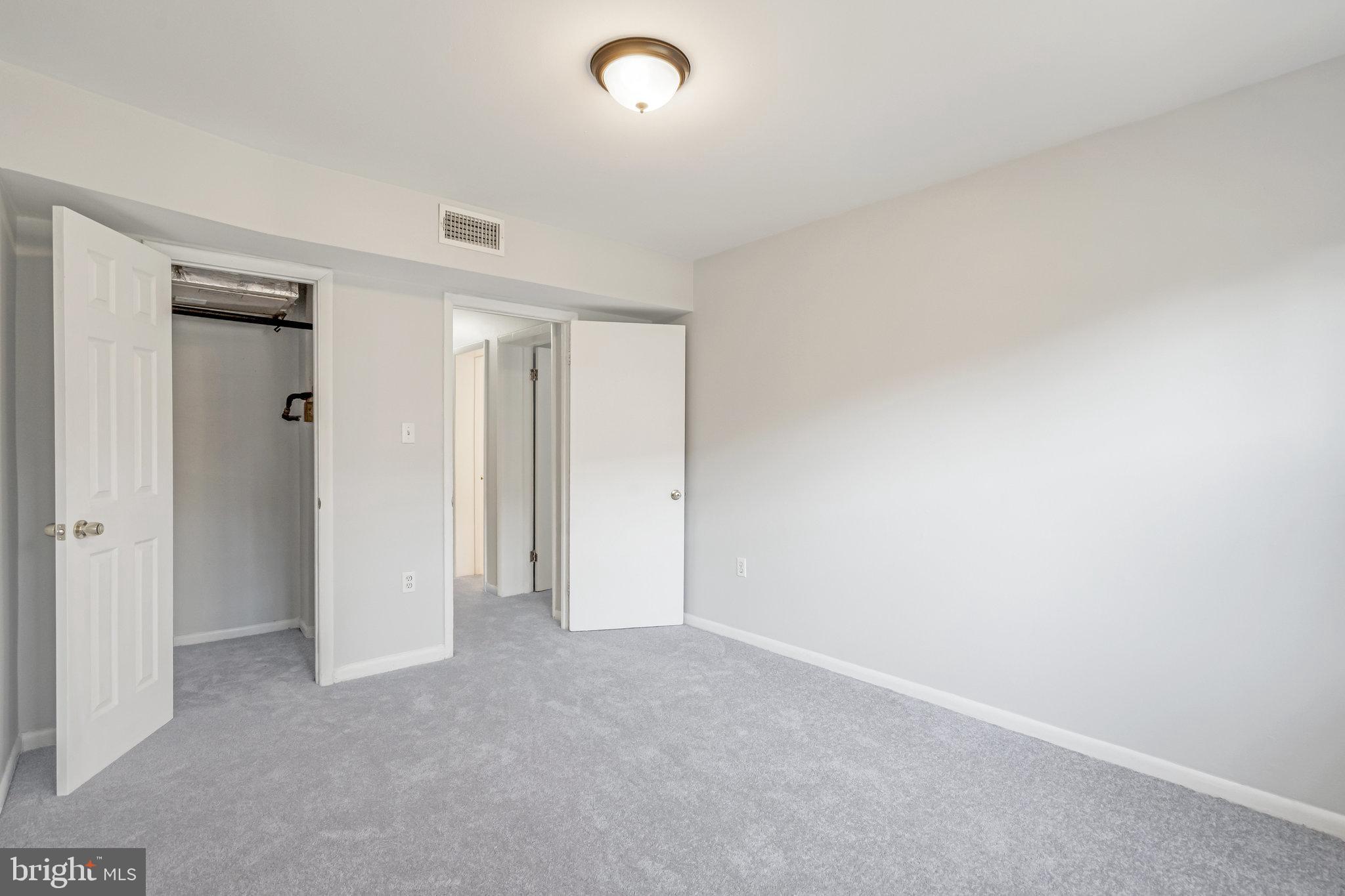 FOXCROFT COLONY CONDOS - Residential