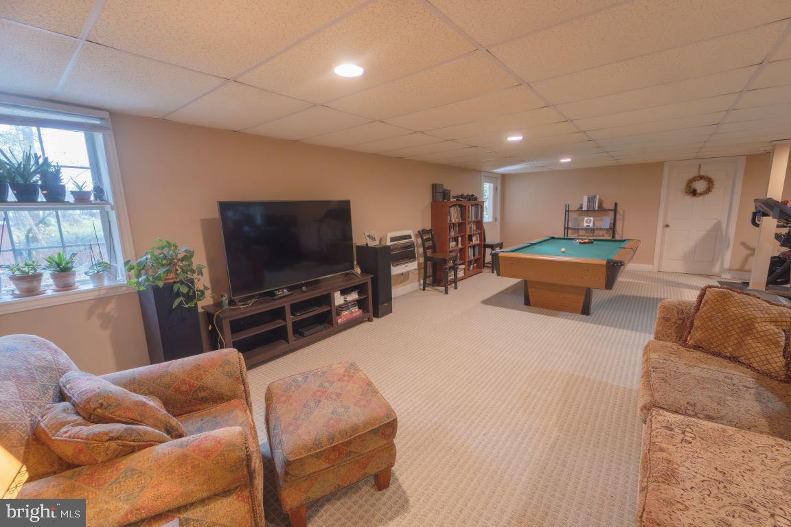 TWELVE OAKS - Residential