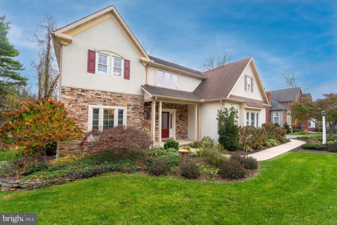 TWELVE OAKS - Residential