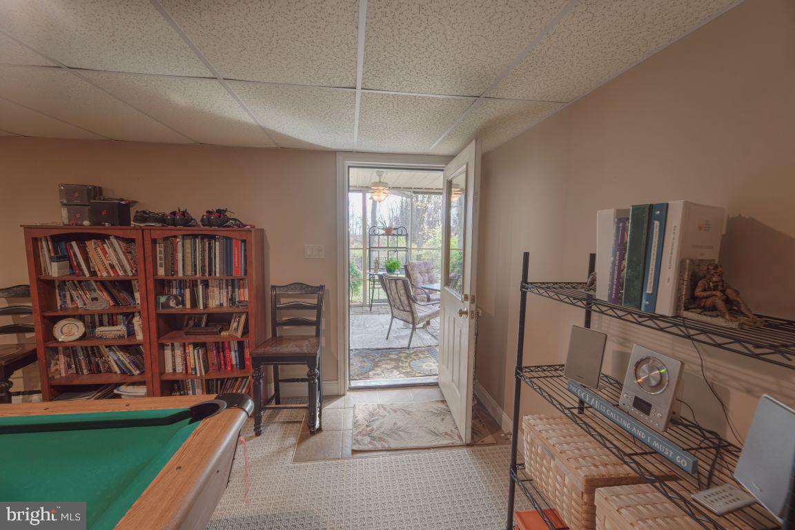 TWELVE OAKS - Residential