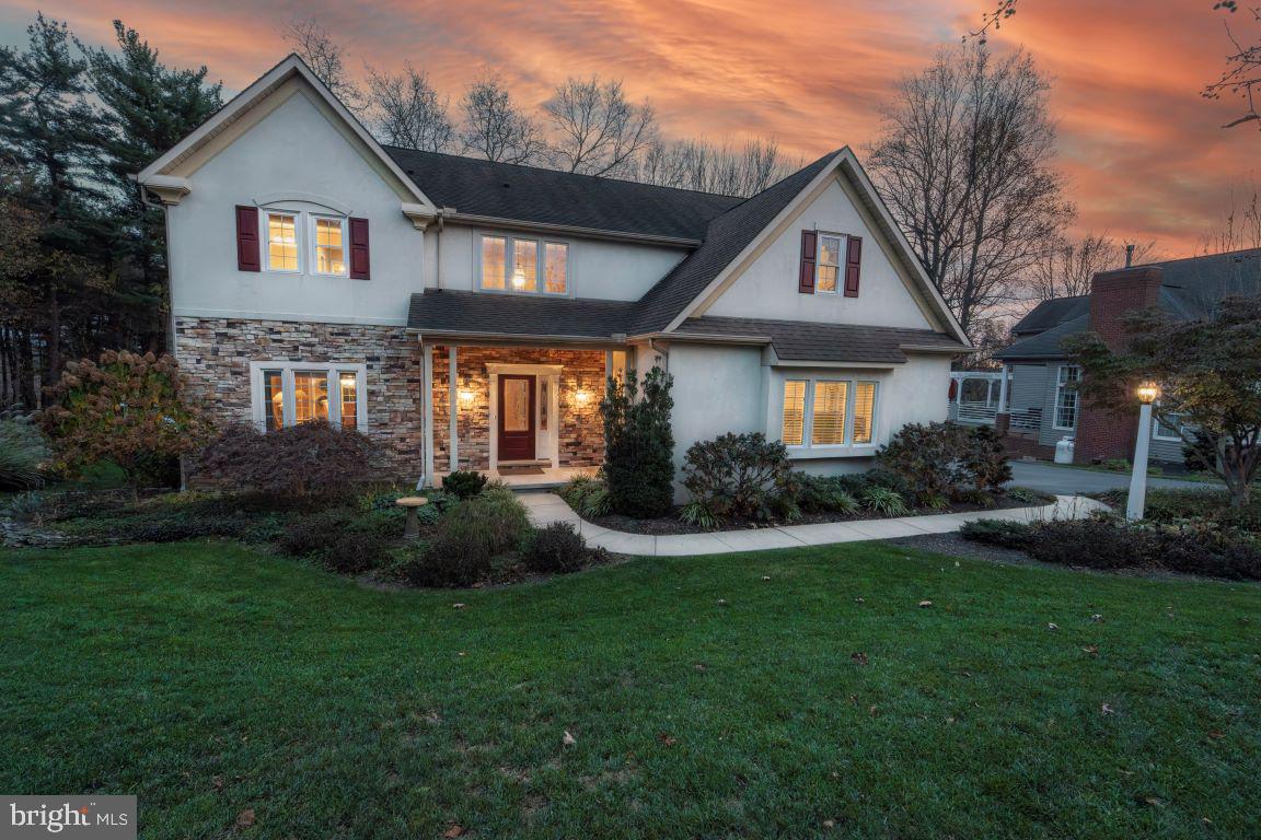 TWELVE OAKS - Residential