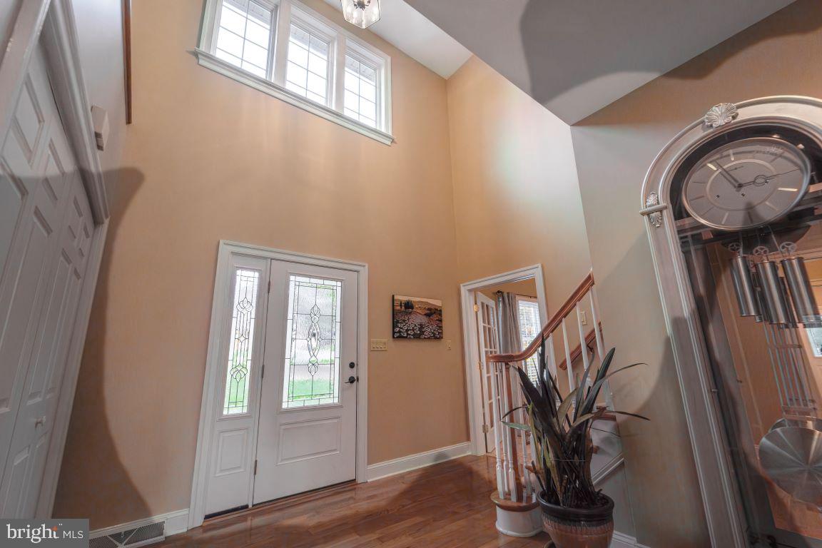 TWELVE OAKS - Residential