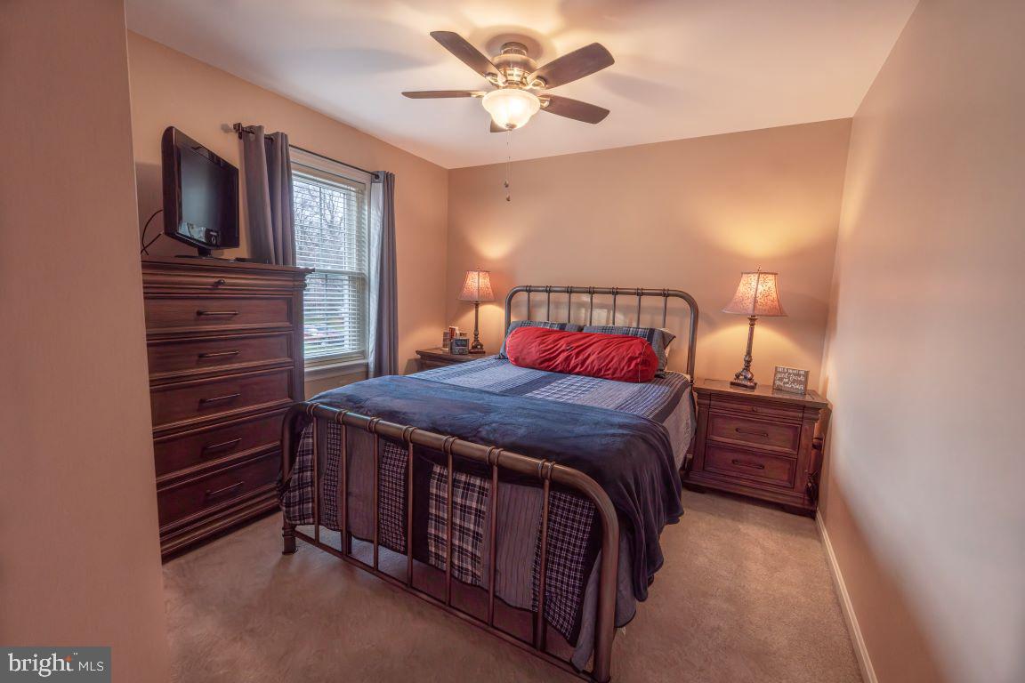 TWELVE OAKS - Residential