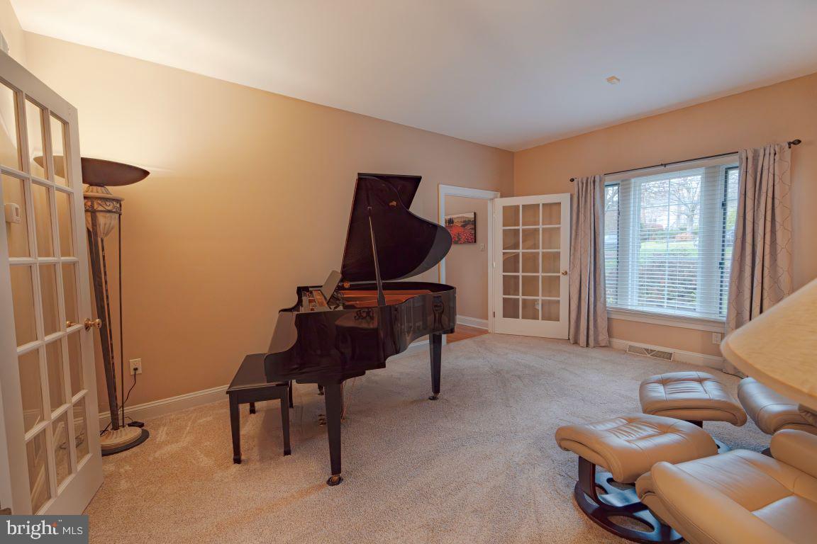 TWELVE OAKS - Residential