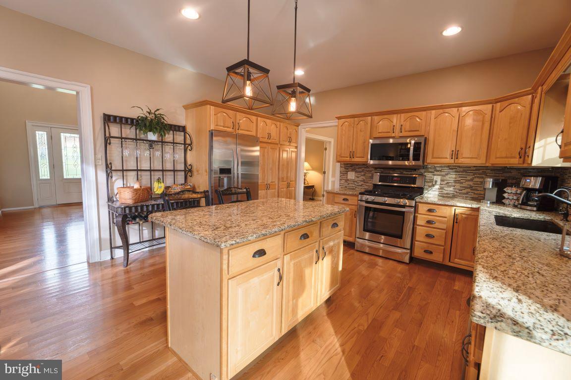 TWELVE OAKS - Residential