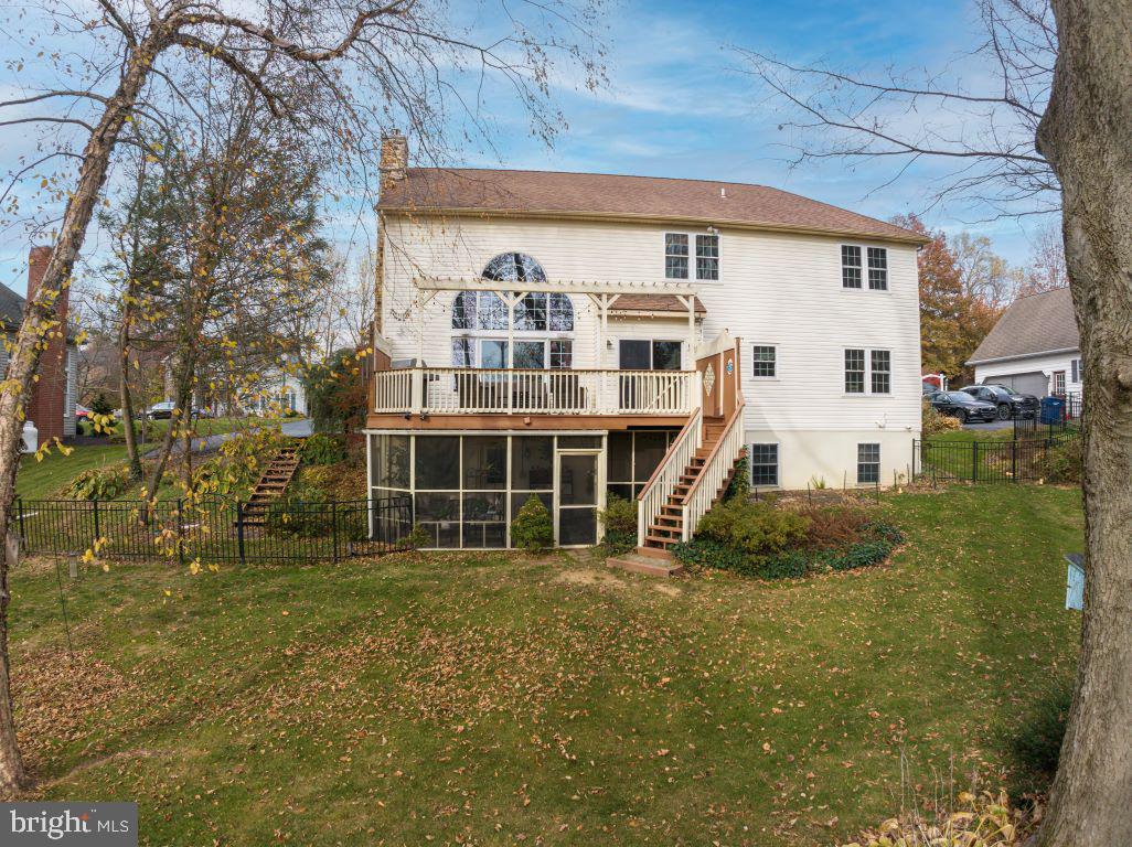 TWELVE OAKS - Residential