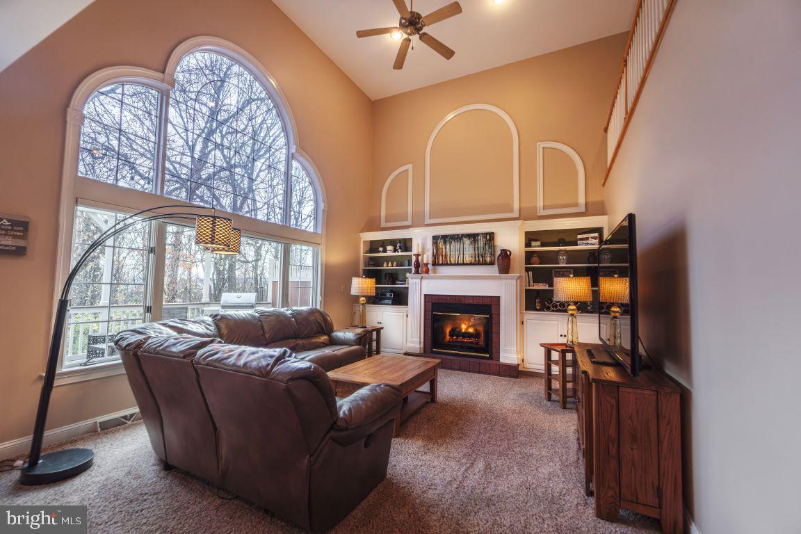 TWELVE OAKS - Residential