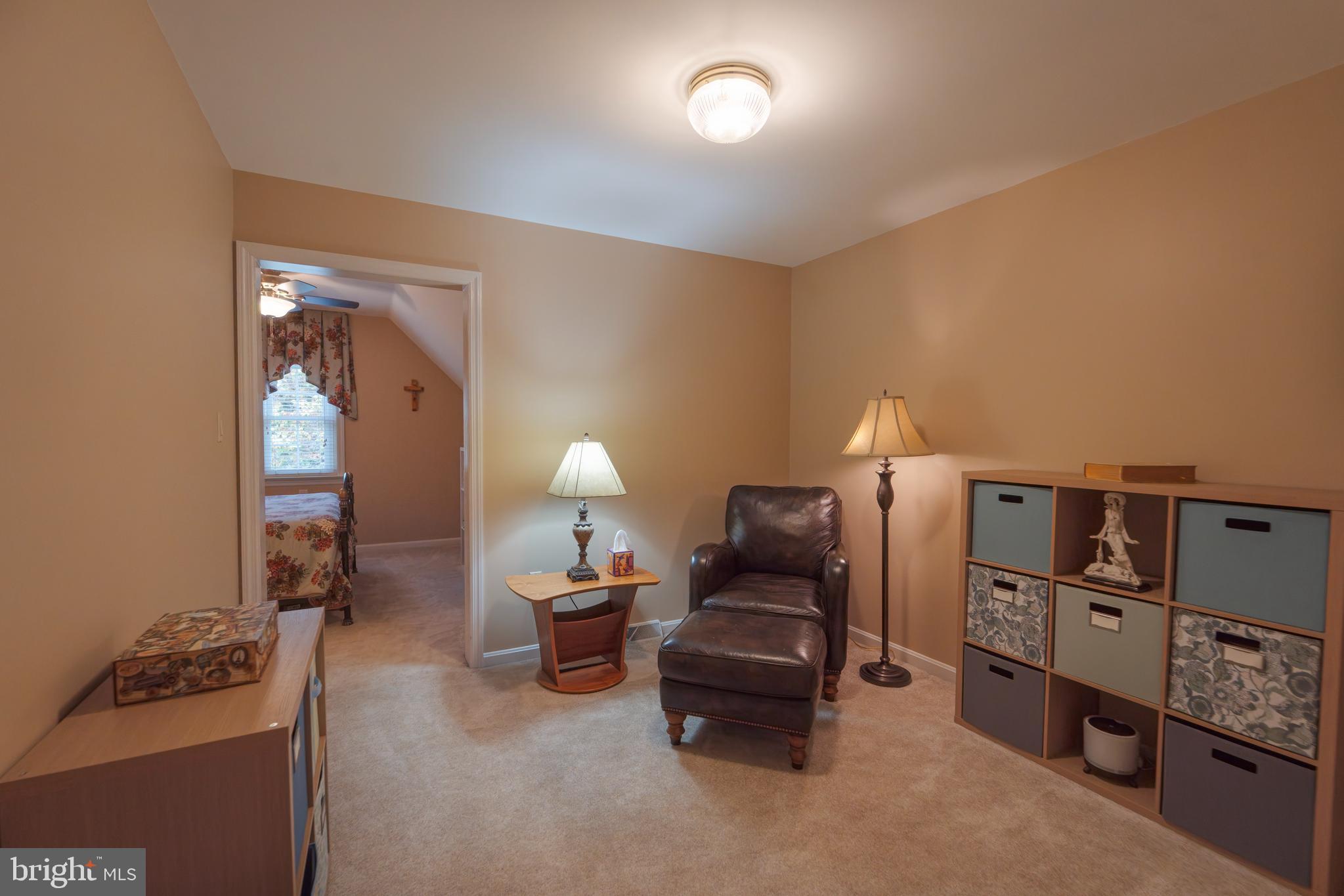 TWELVE OAKS - Residential