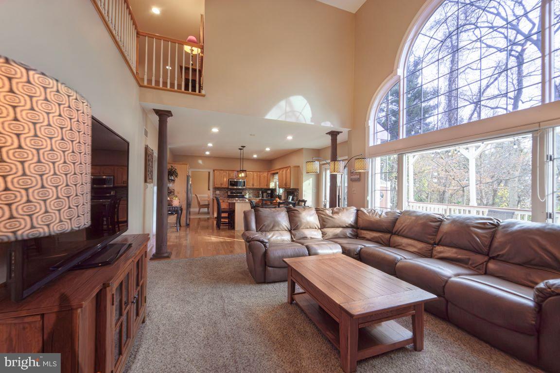 TWELVE OAKS - Residential