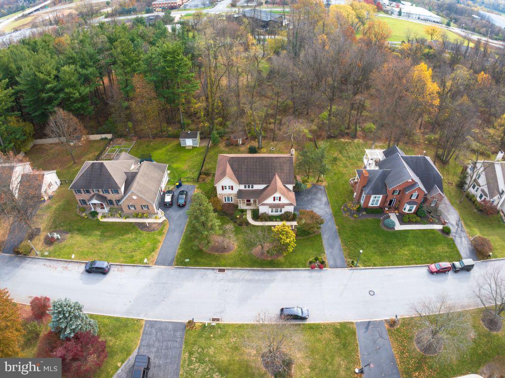 TWELVE OAKS - Residential