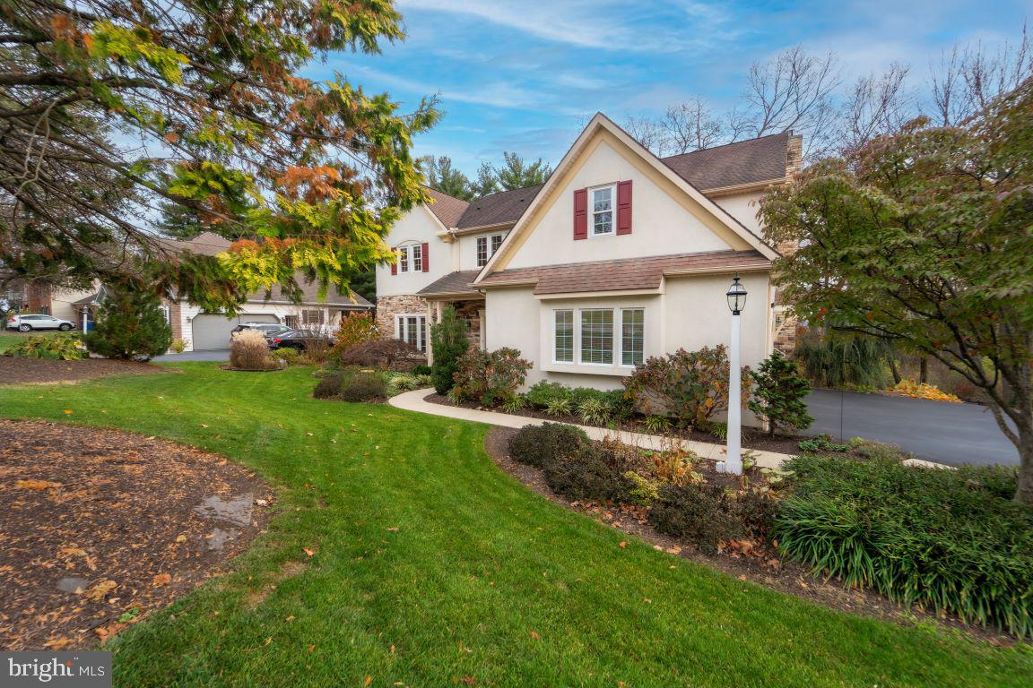 TWELVE OAKS - Residential