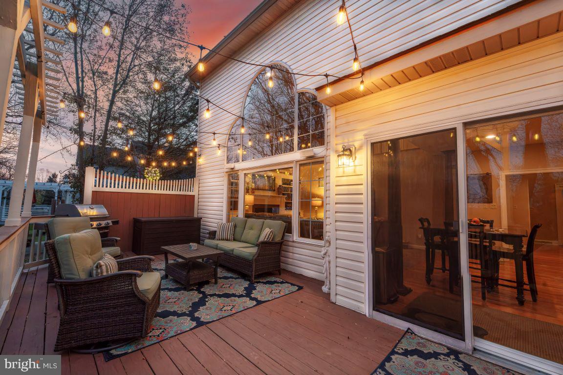 TWELVE OAKS - Residential