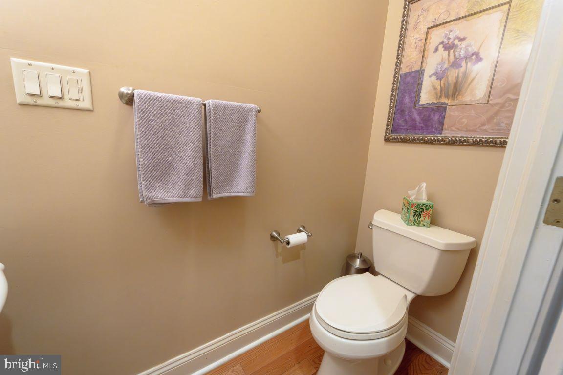 TWELVE OAKS - Residential