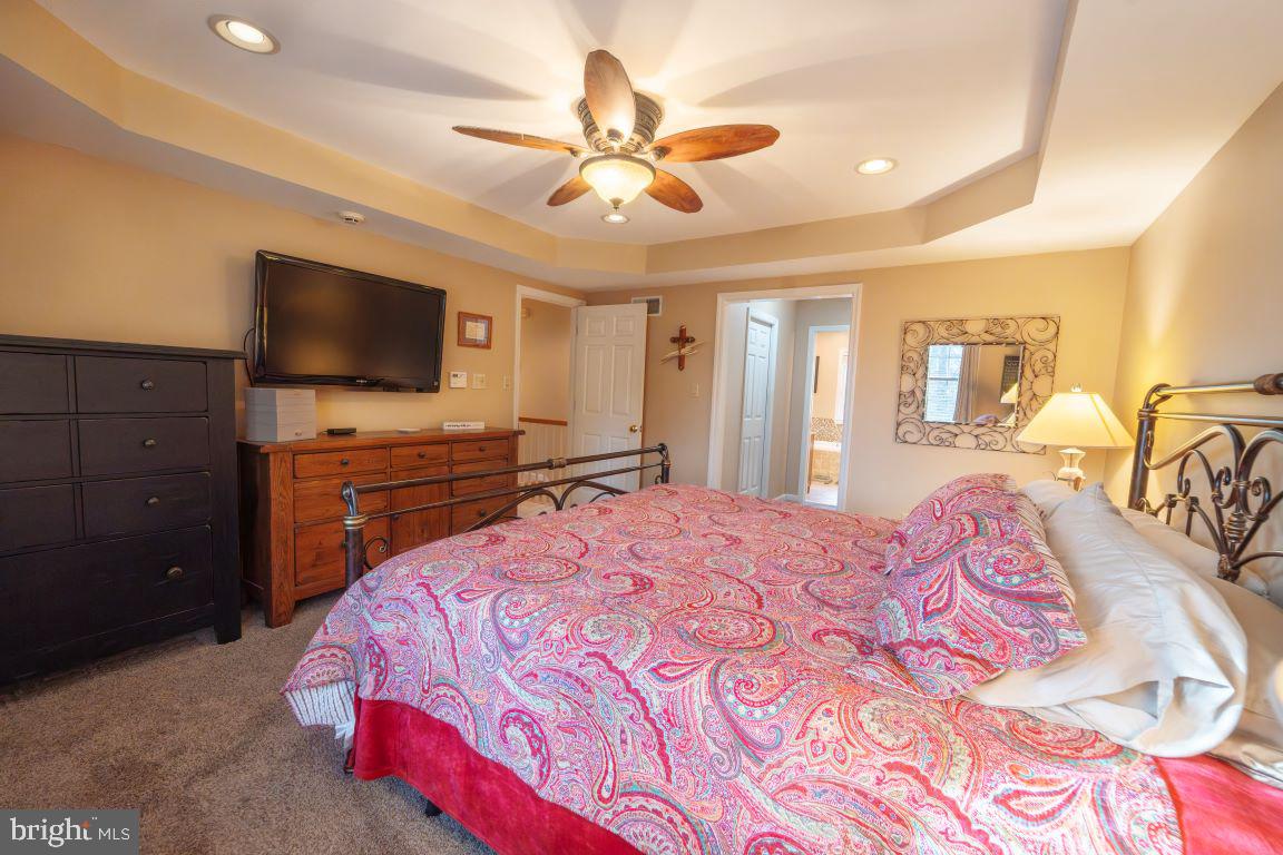 TWELVE OAKS - Residential