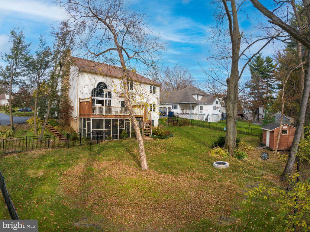 TWELVE OAKS - Residential