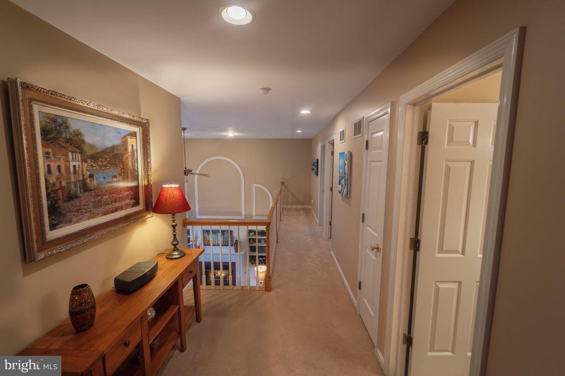 TWELVE OAKS - Residential