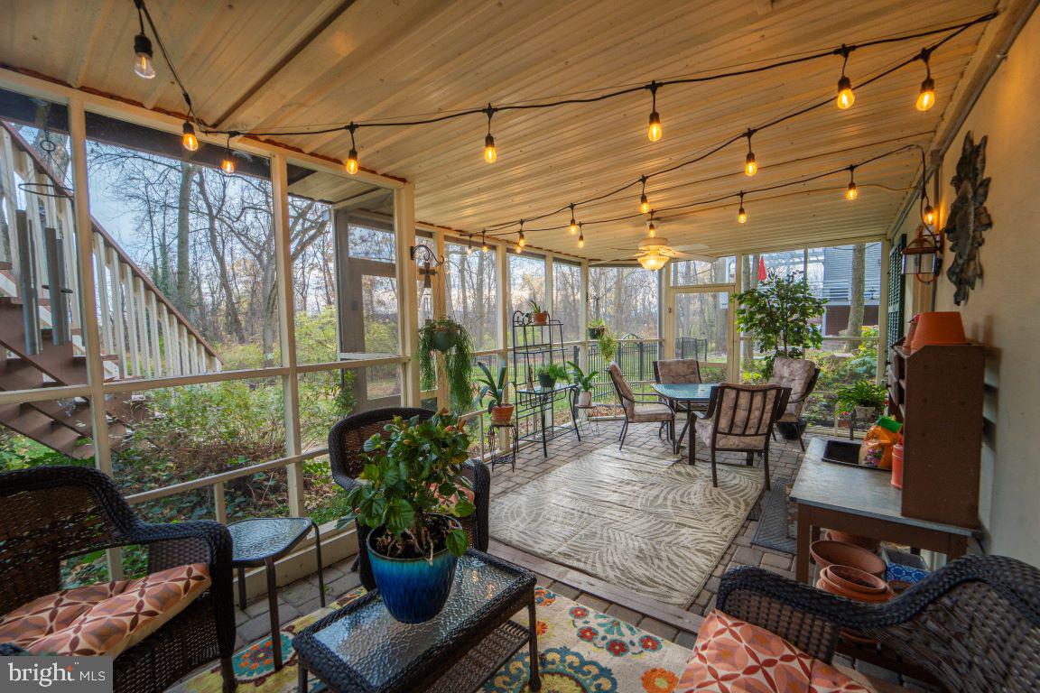 TWELVE OAKS - Residential