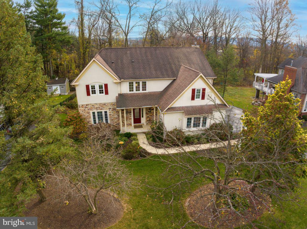 TWELVE OAKS - Residential