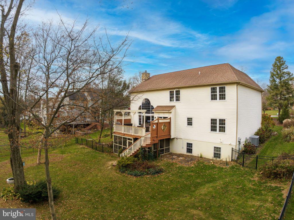 TWELVE OAKS - Residential