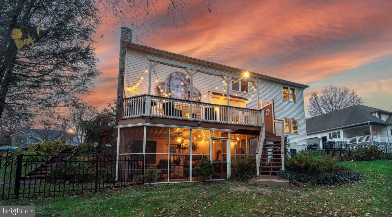 TWELVE OAKS - Residential