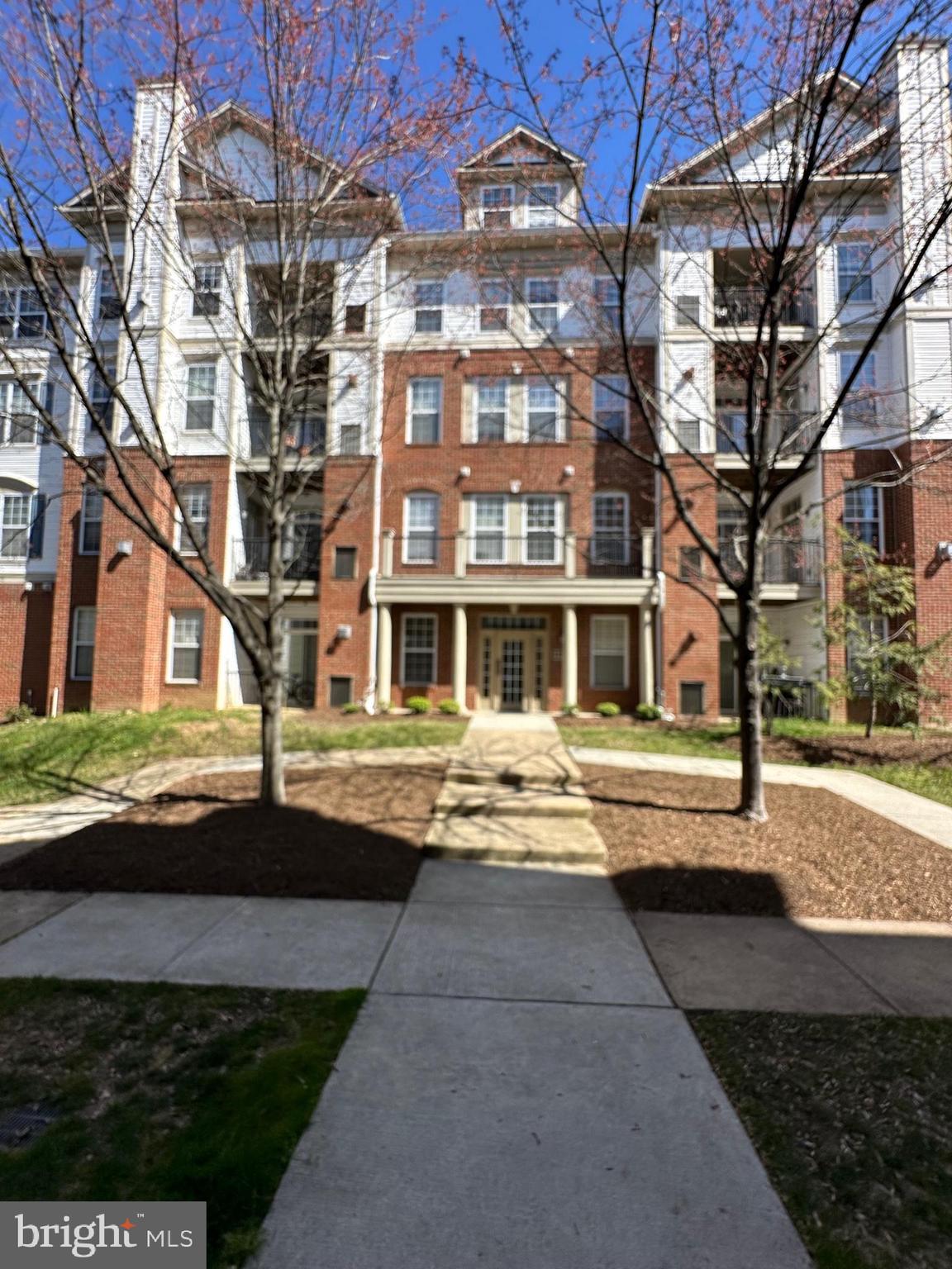 COURTS AT WESCOTT RIDGE - Residential