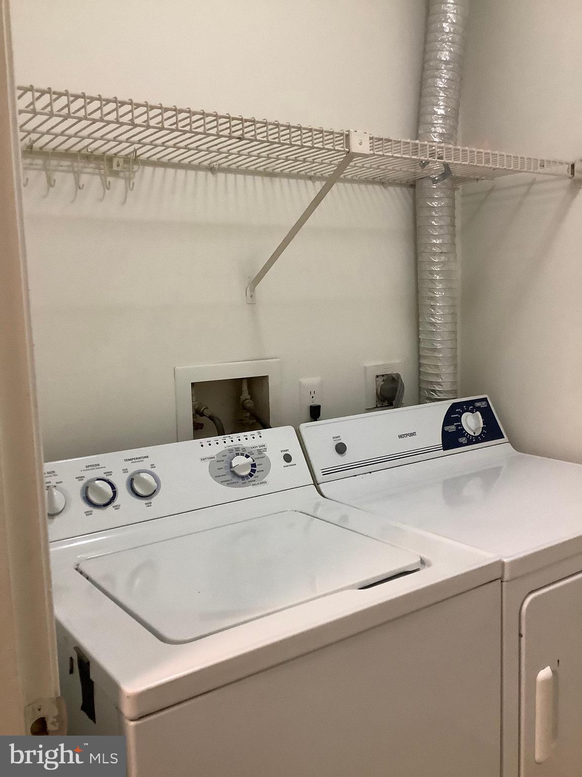 FLOWER HILL - Residential