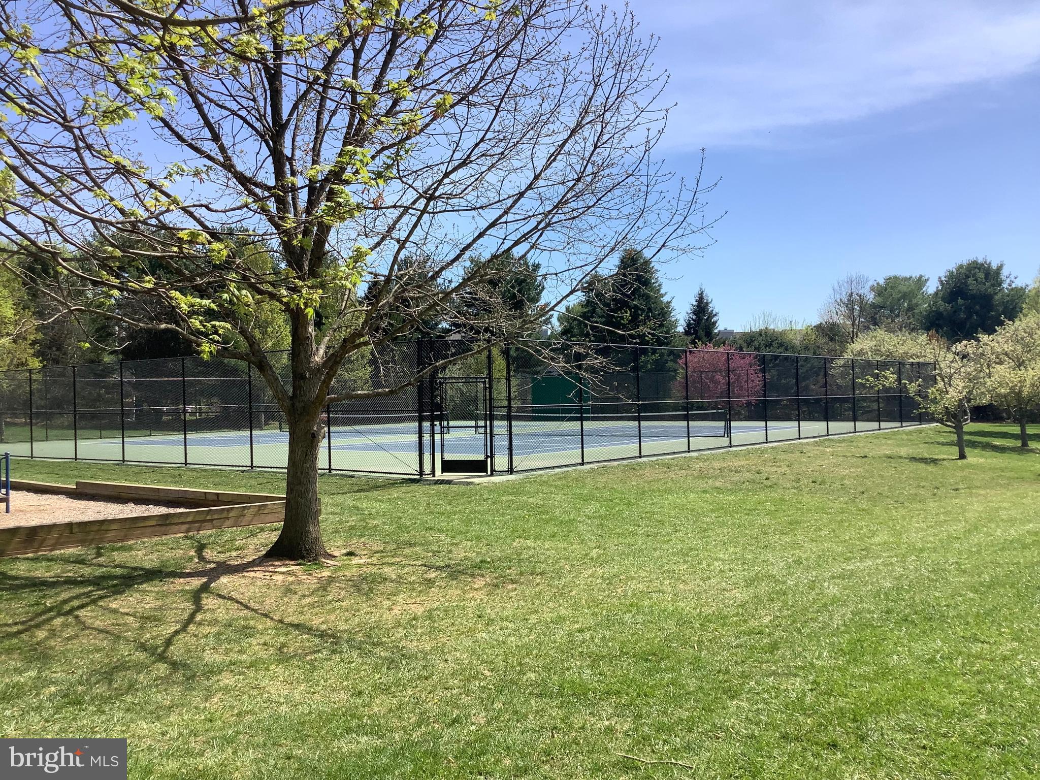 FLOWER HILL - Residential