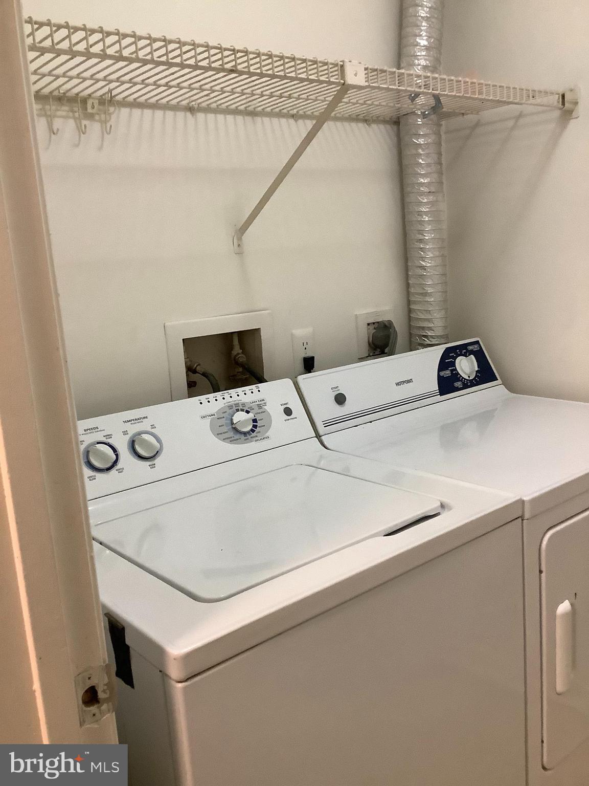 FLOWER HILL - Residential