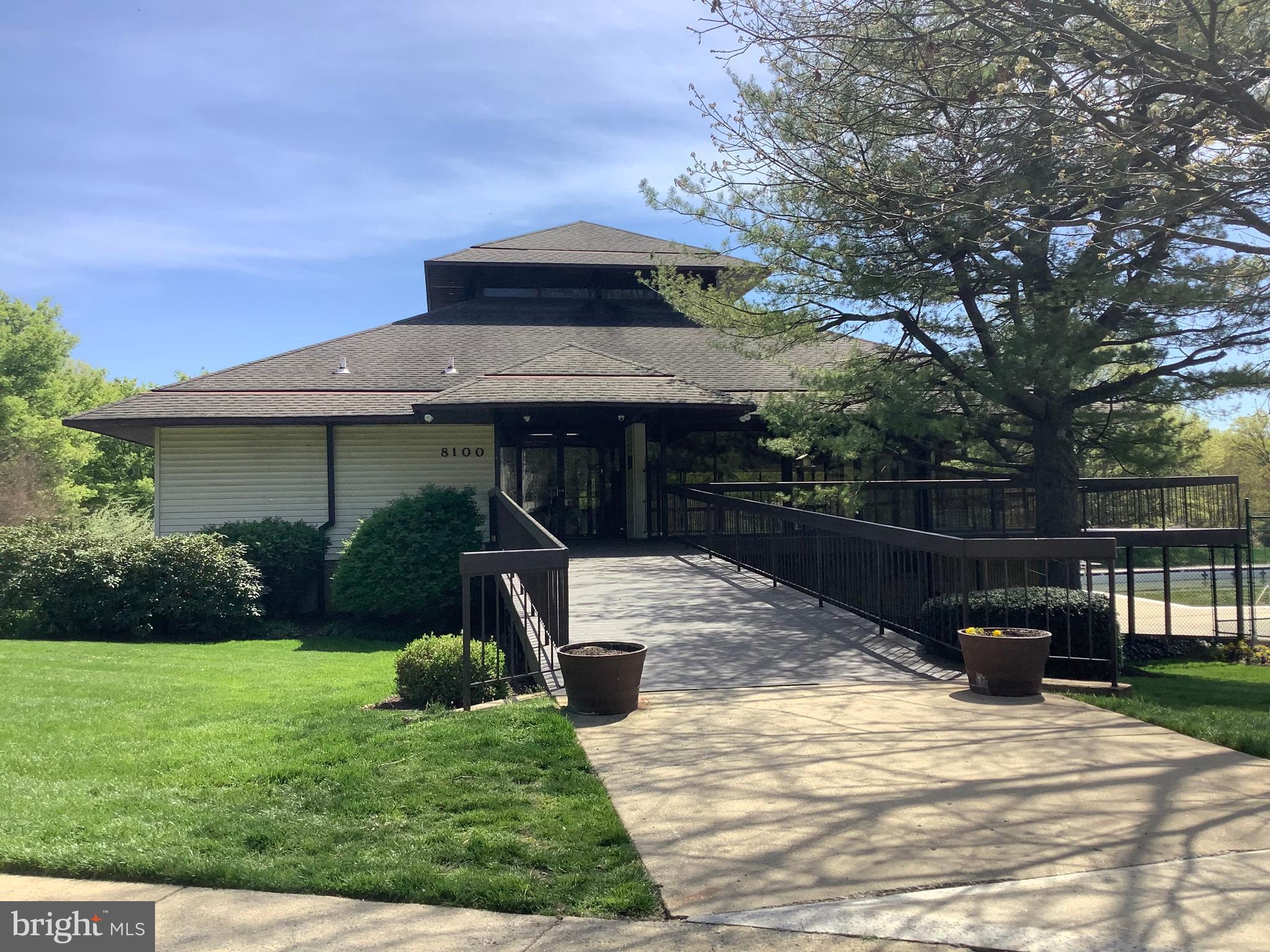 FLOWER HILL - Residential