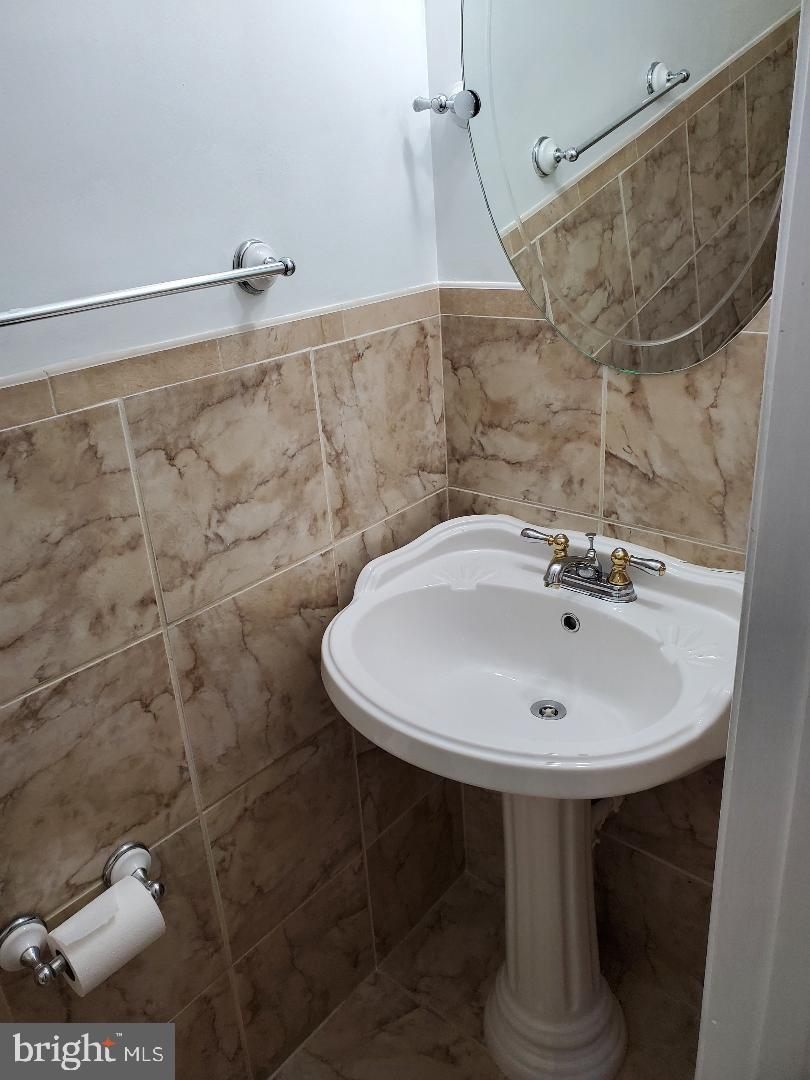 WILLOW HILLS- RESUB PARC - Residential Lease