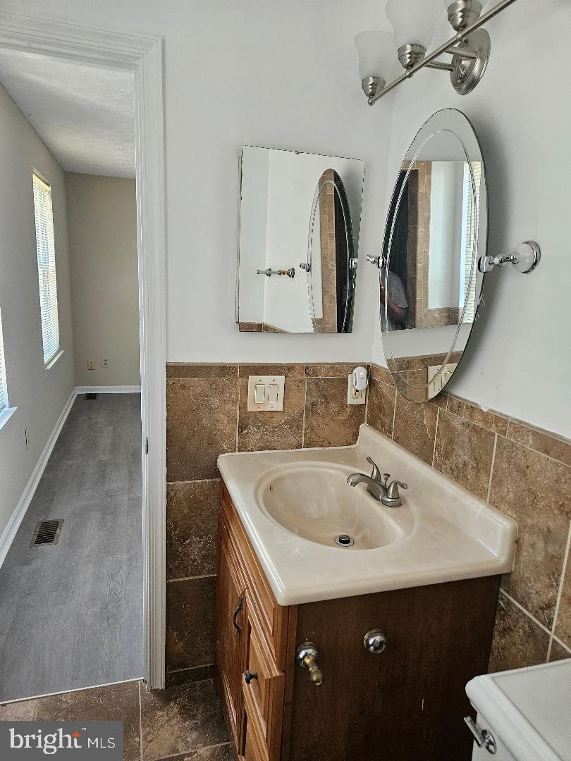 WILLOW HILLS- RESUB PARC - Residential Lease