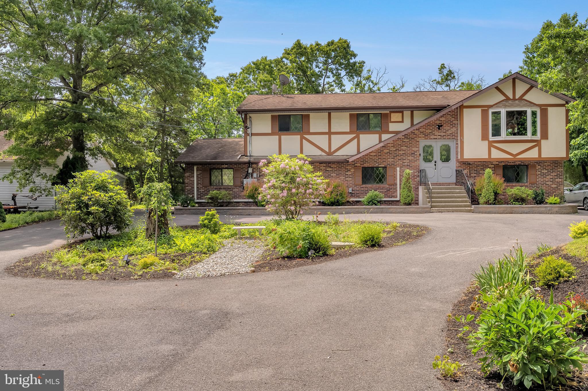 86 LOWER LAKEVIEW DRIVE