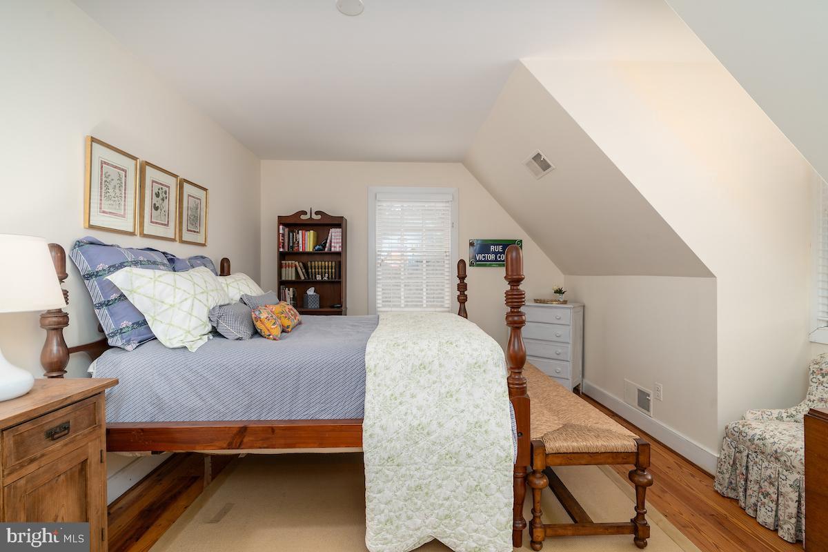 JUSTEMENT WOODS - Residential