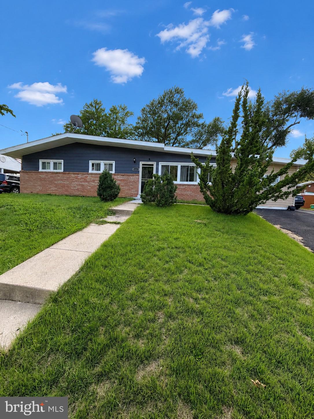 6203 MIDDLETON LANE