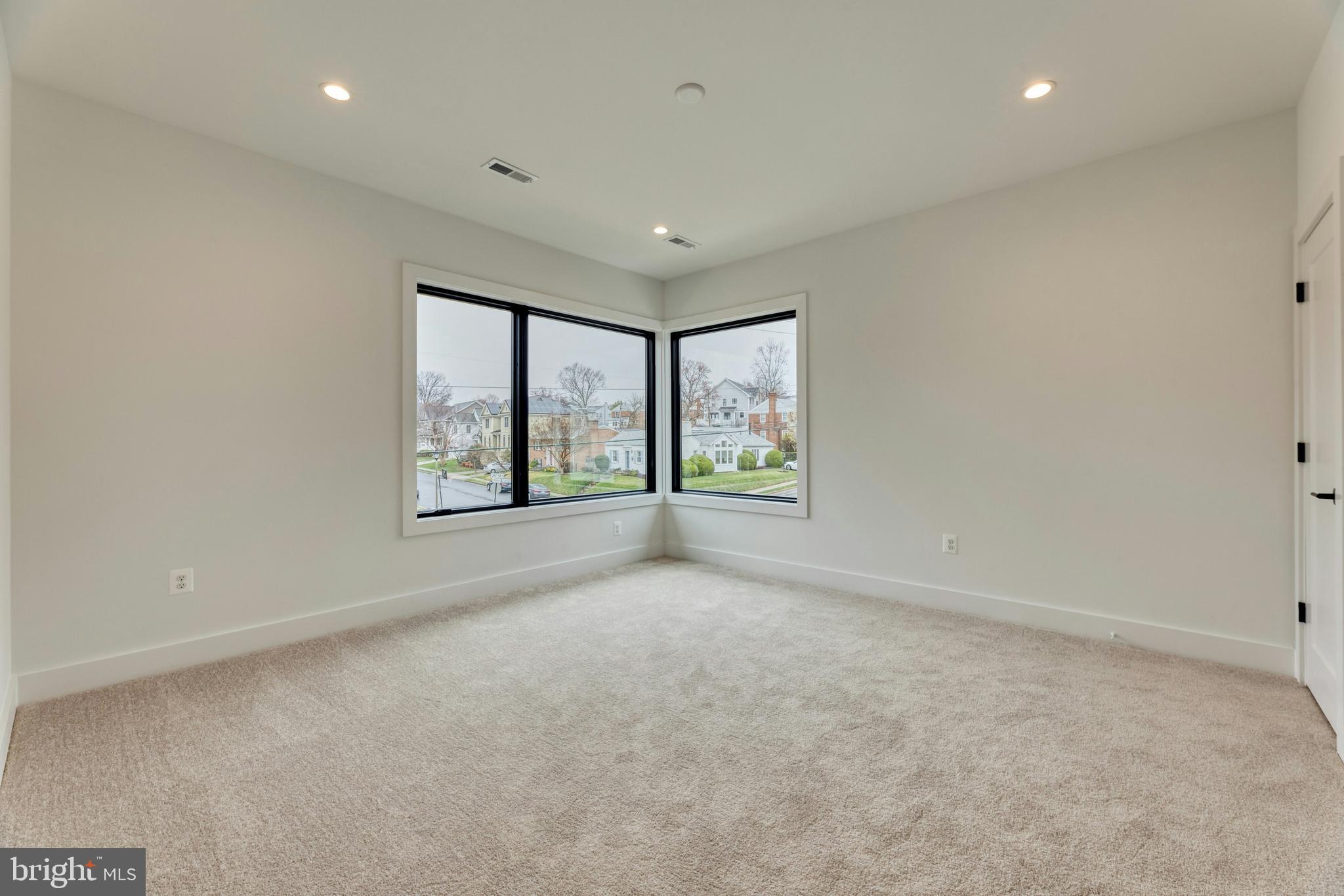 SYCAMORE GARDENS - Residential