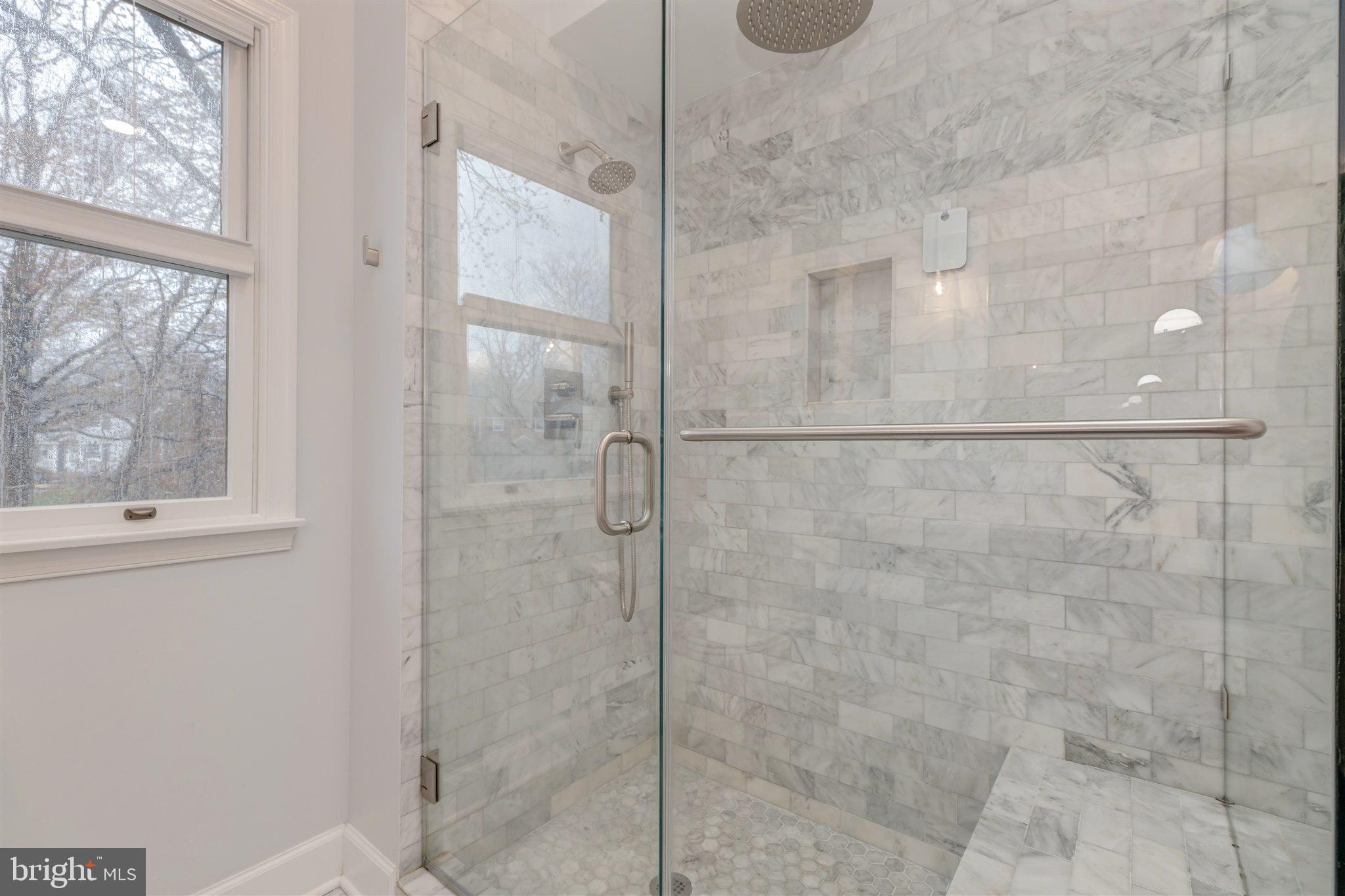 TARA - LEEWAY HEIGHTS - Residential