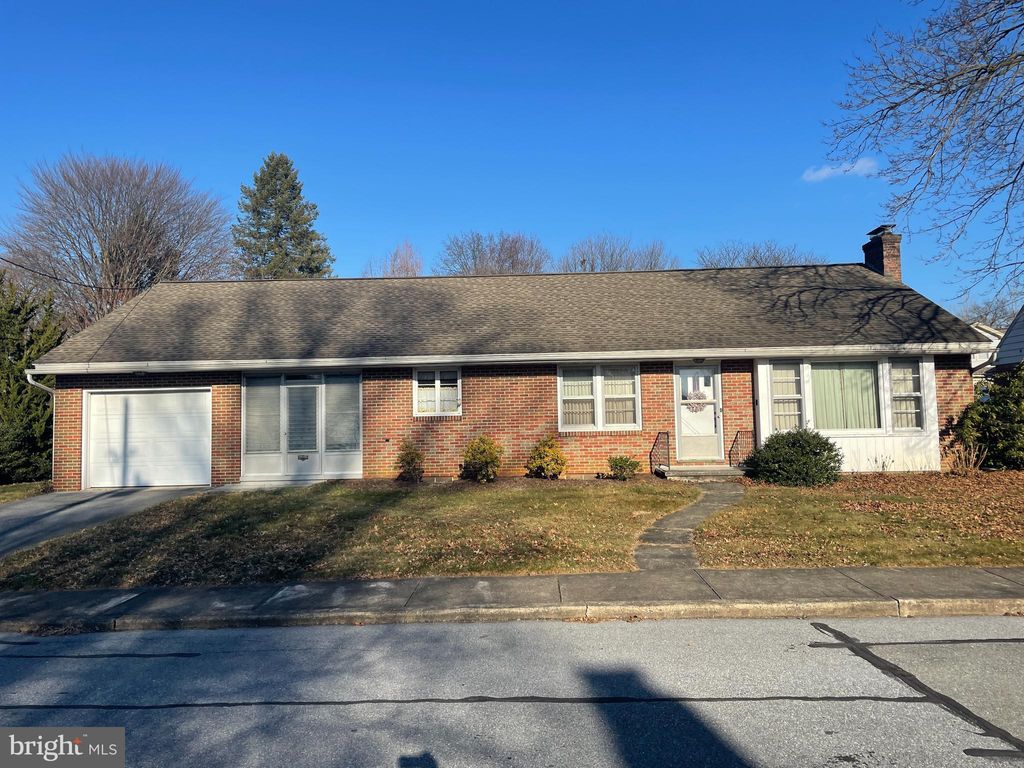 Photo of 147 N CLAY ST, MANHEIM, PA 17545 (MLS # PALA2030816)
