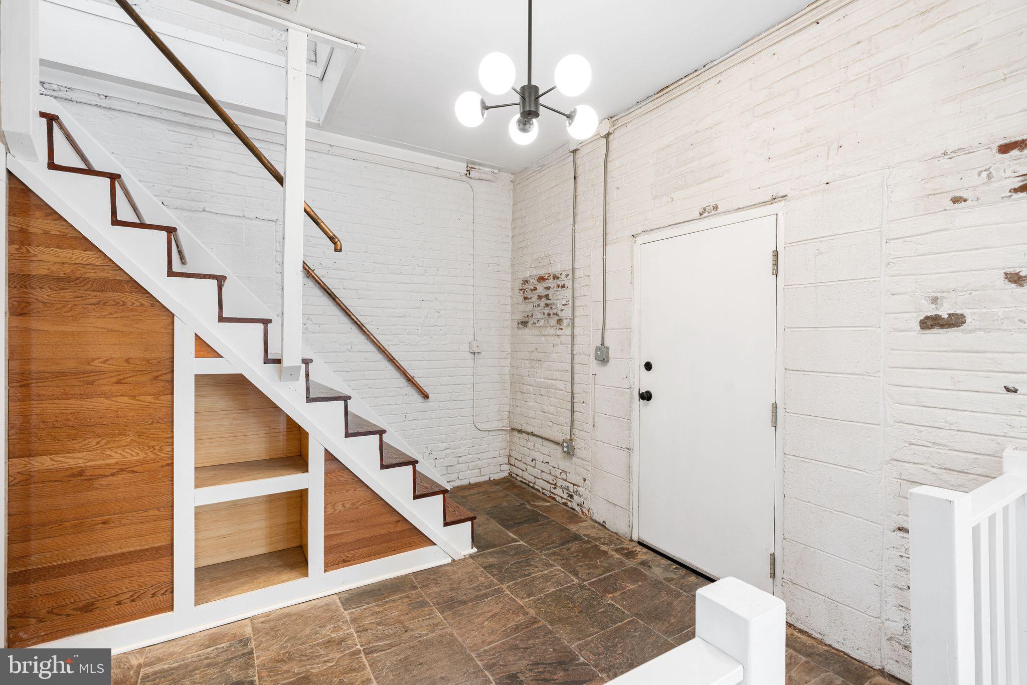 OLDE KENSINGTON - Residential Lease