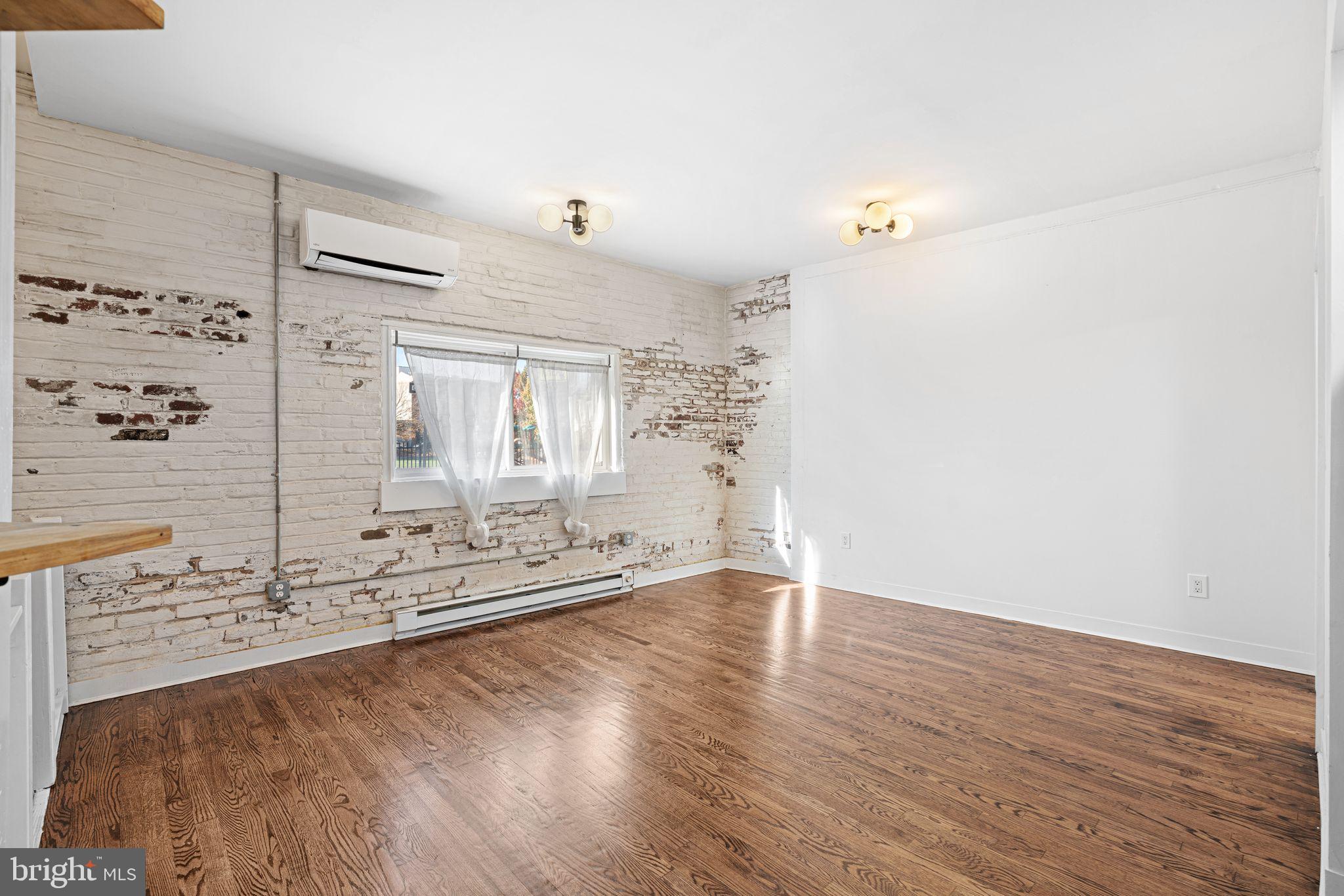 OLDE KENSINGTON - Residential Lease