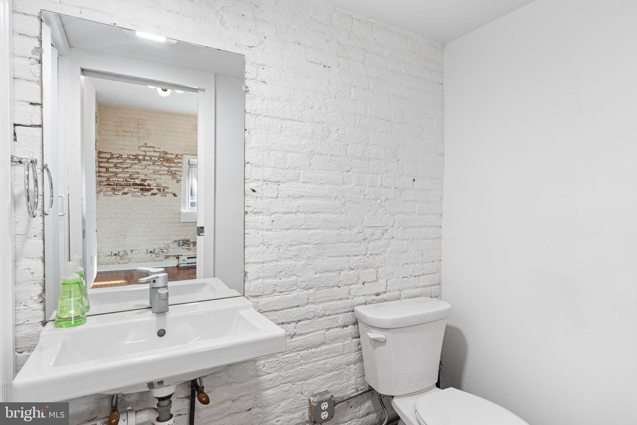 OLDE KENSINGTON - Residential Lease