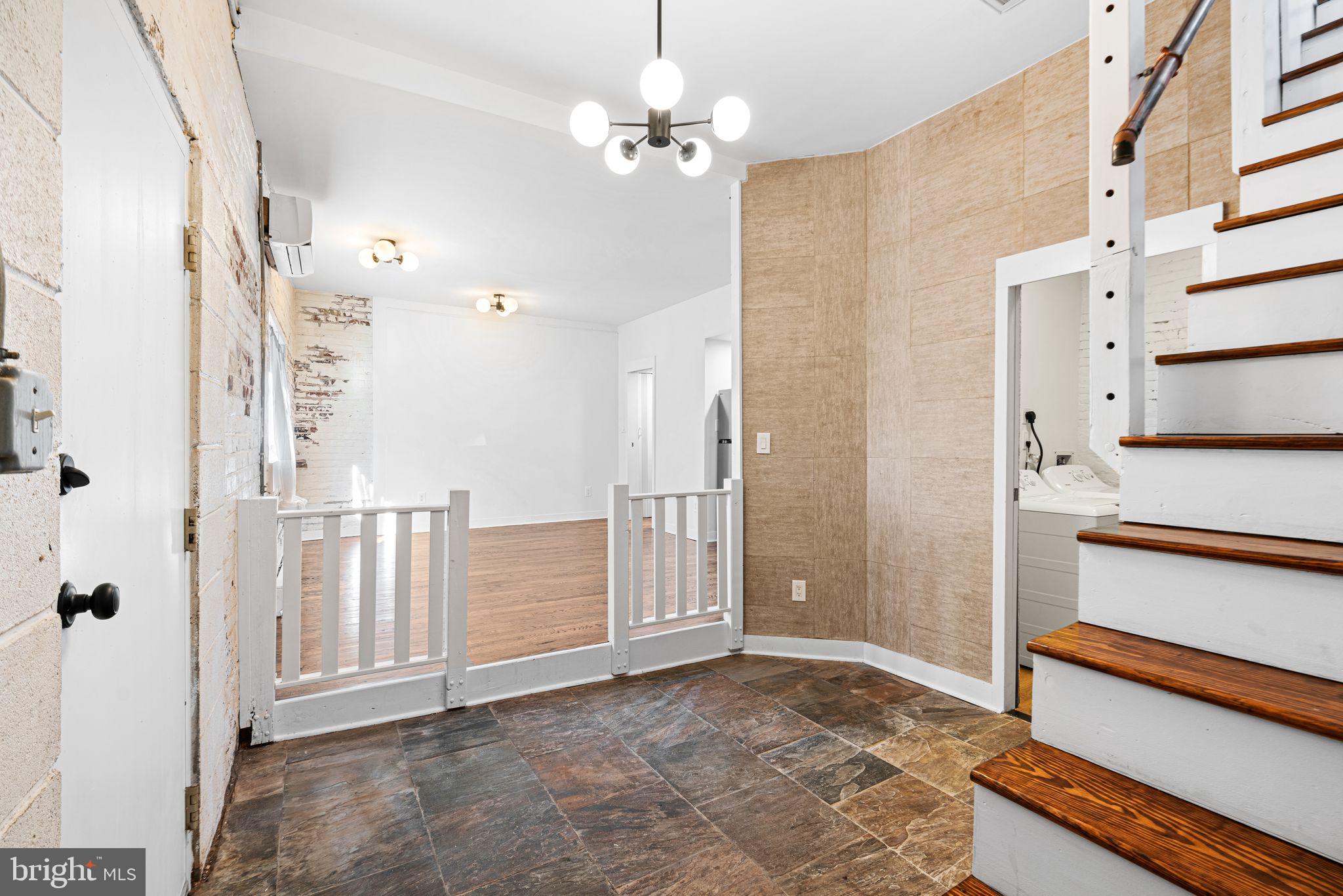 OLDE KENSINGTON - Residential Lease