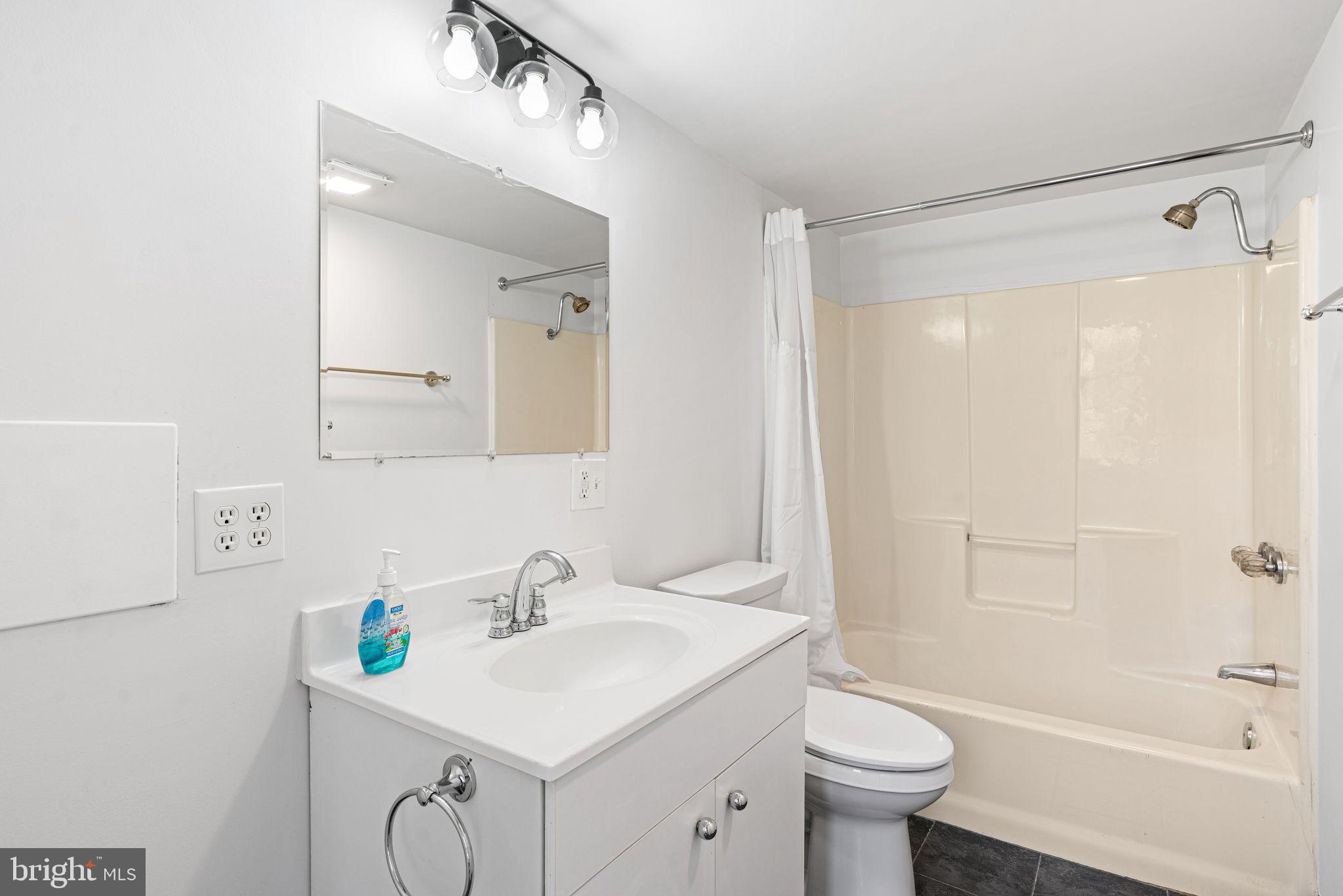 OLDE KENSINGTON - Residential Lease