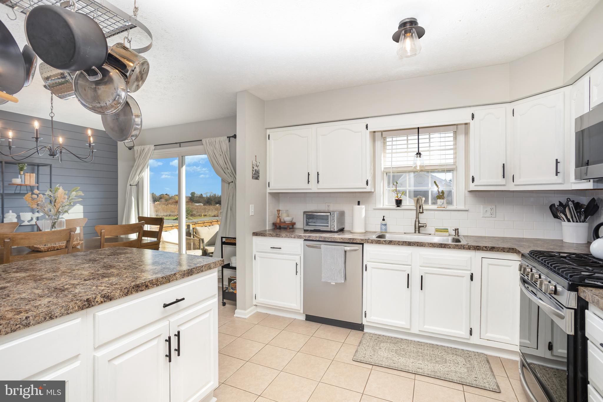 3221 GREY FOX CIRCLE