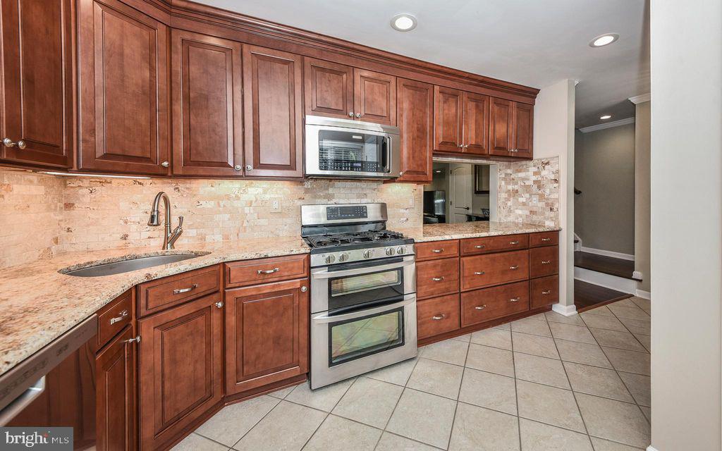 23 ARDISIA COURT