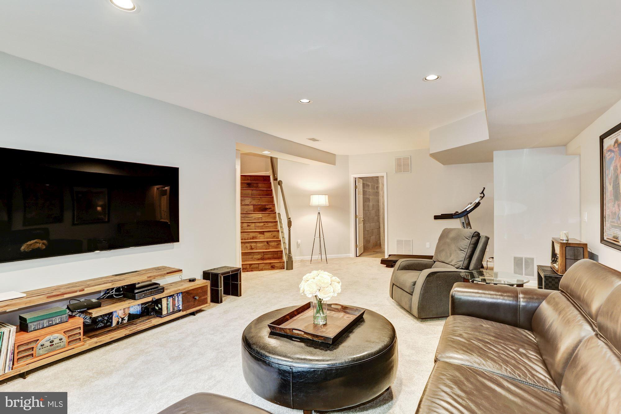 VILLAGE OF HARPERS CHOICE - Residential