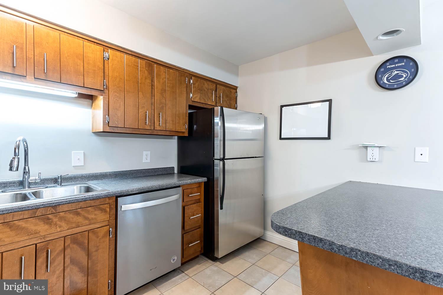 BAYFIELD HOUSE CONDOMINIUMS - Residential